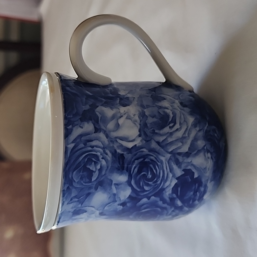 Harry & David Blue and White Ceramic Tea Cup with Ceramic Infuser Chinoiserie